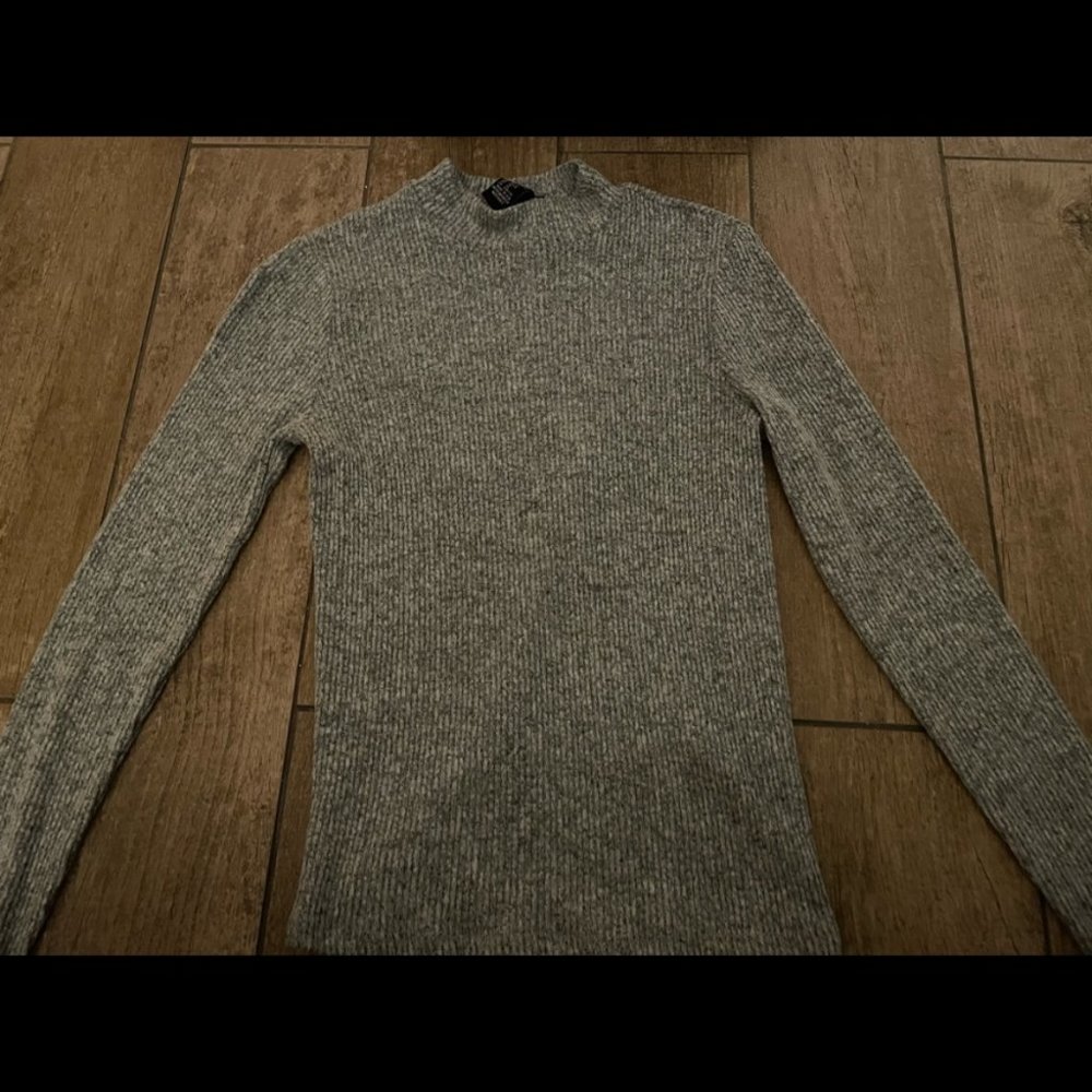 Turtle Neck - Picture 1 of 1